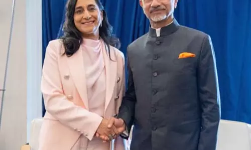 कनाडा की विदेश मंत्री से मिले जयशंकर, दोनों देशों के द्विपक्षीय संबंधों को ऊंचे स्तर पर ले जाने पर हुई चर्चा कनाडा की विदेश मंत्री से मिले जयशंकर, दोनों देशों के द्विपक्षीय संबंधों को ऊंचे स्तर पर ले जाने पर हुई चर्चा