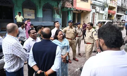 रायपुर नगर निगम अलर्ट, झांकी रूट पर 15 जर्जर मकानों को नोटिस