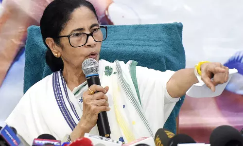 SIR विवाद पर ममता बनर्जी आक्रामक, विपक्षी एकता के लिए CPM से भी शुरू की बातचीत