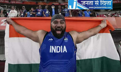 रजत के बाद तजिंदर तूर का संघर्ष याद रजत के बाद तजिंदर तूर का संघर्ष याद