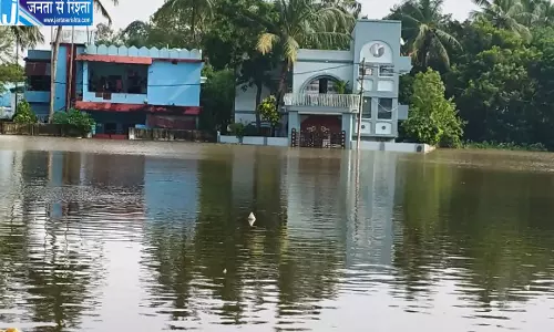 खतरे के निशान के ऊपर सुवर्णरेखा और जलका नदी, बालेश्वर के निचले इलाकों में बाढ़ खतरे के निशान के ऊपर सुवर्णरेखा और जलका नदी, बालेश्वर के निचले इलाकों में बाढ़