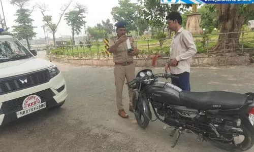 नूंह पुलिस की बाइक पंजीकरण को लेकर पहल नूंह पुलिस की बाइक पंजीकरण को लेकर पहल