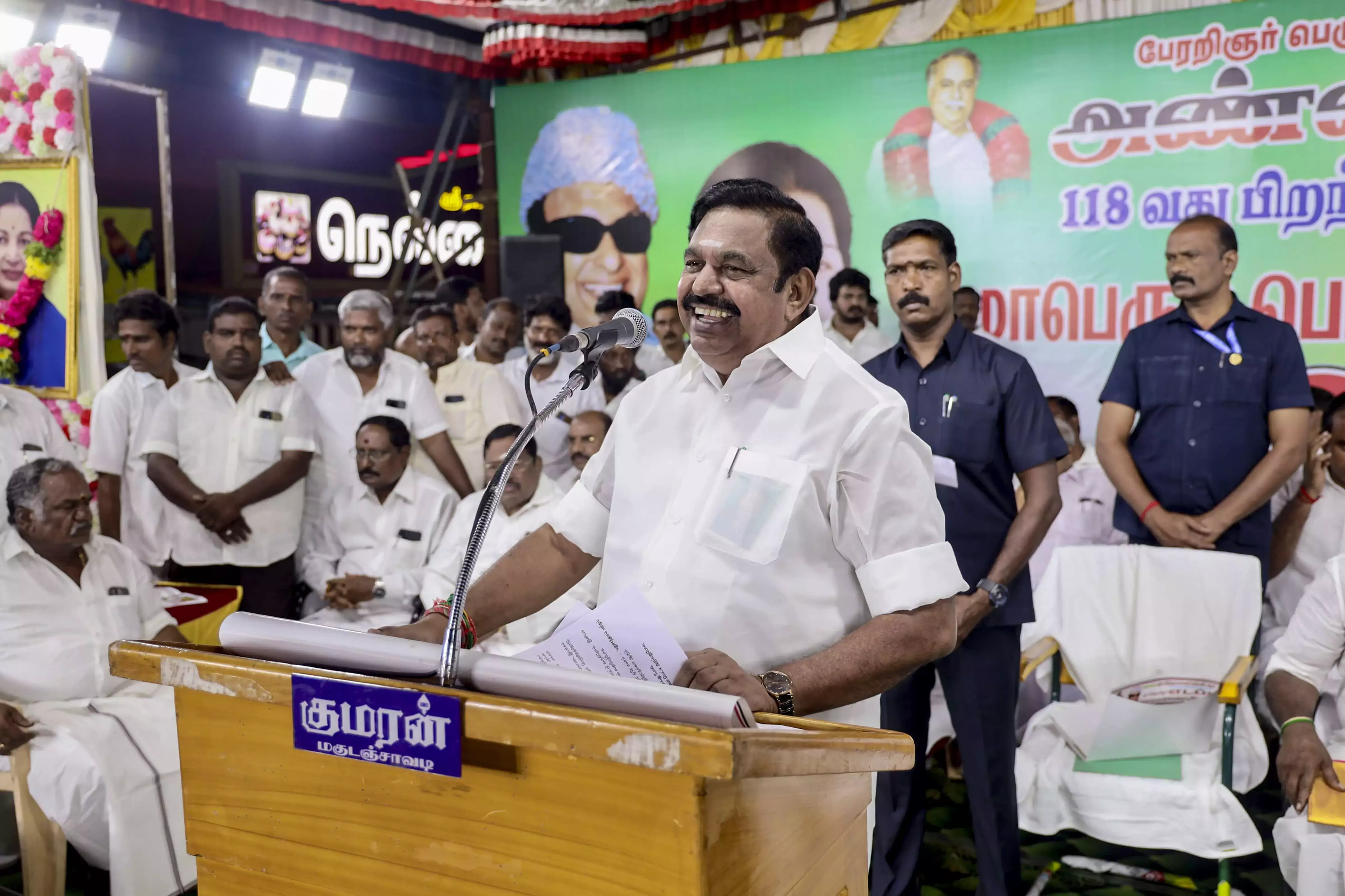 Telangana: EPS ने मदुरंतकम उम्मीदवार को लेकर विजय पर निशाना साधा