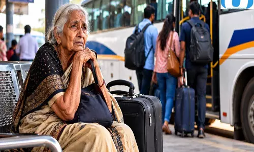 श्राद्ध पक्ष में इंसानियत शर्मसार, बुजुर्ग महिला को छोड़कर चले गए परिजन