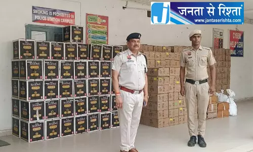 सड़क हादसे से शराब तस्करी का खुलासा