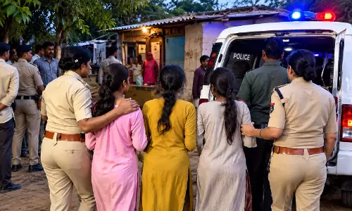 बिहार में नाबालिग लड़कियों से जबरन डांस, छत्तीसगढ़ की 3 लड़कियां मुक्त