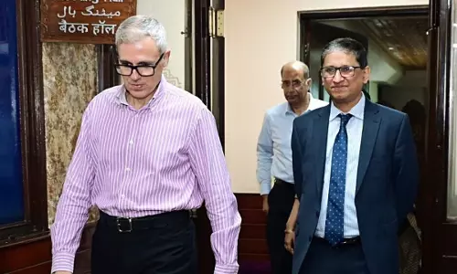 कश्मीर के स्कूल में छात्रा के सवाल ने चौंकाया, बांग्लादेशी राजदूत ने साझा किया यादगार अनुभव कश्मीर के स्कूल में छात्रा के सवाल ने चौंकाया, बांग्लादेशी राजदूत ने साझा किया यादगार अनुभव