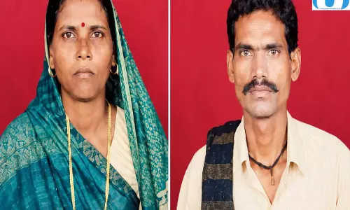 तेज आंधी में पेड़ बना काल, दंपती की मौत बेटी जख्मी