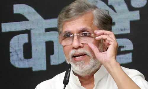 वोटर लिस्ट से 13 करोड़ नाम हटाने पर सियासी घमासान, पवन खेड़ा ने भाजपा से पूछे तीखे सवाल