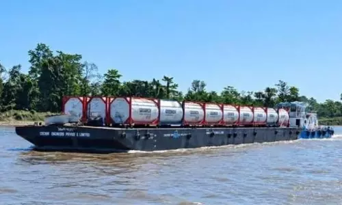 डिब्रूगढ़ से बांग्लादेश के लिए पहली बार रवाना होगा कार्गो जहाज़ डिब्रूगढ़ से बांग्लादेश के लिए पहली बार रवाना होगा कार्गो जहाज़