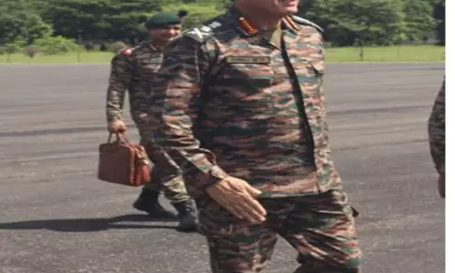 जनरल धीरज सेठ ने बताया आत्मनिर्भर रक्षा का महत्व जनरल धीरज सेठ ने बताया आत्मनिर्भर रक्षा का महत्व