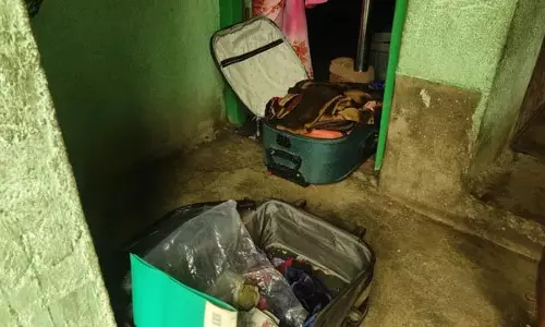 सूने घर का ताला तोड़ लाखों की चोरी, सोने-चांदी के जेवर और नकदी ले उड़े चोर सूने घर का ताला तोड़ लाखों की चोरी, सोने-चांदी के जेवर और नकदी ले उड़े चोर