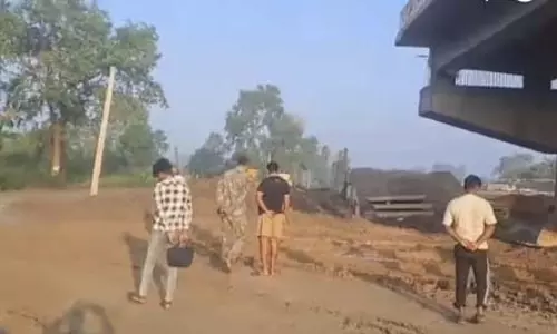 कन्स्ट्रक्शन साइट पर रंगदारी मांगने पहुंचे अपराधियों के साथ पुलिस की मुठभेड़ कन्स्ट्रक्शन साइट पर रंगदारी मांगने पहुंचे अपराधियों के साथ पुलिस की मुठभेड़