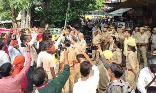 वाराणसी में यूजीसी के खिलाफ धरने की तैयारी, शास्त्री घाट पर भारी पुलिस बल तैनात
