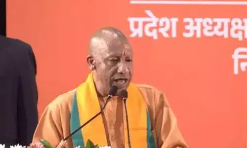 SIR विवाद पर सीएम योगी का विपक्ष पर हमला, EVM को ‘ब्लैक बॉक्स’ कहने पर भी उठाए सवाल SIR विवाद पर सीएम योगी का विपक्ष पर हमला, EVM को ‘ब्लैक बॉक्स’ कहने पर भी उठाए सवाल
