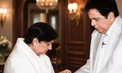 जब लता मंगेशकर को चुभ गया था दिलीप कुमार का मजाक, फिर मौलाना से ली उर्दू की तालीम