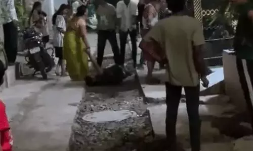 इंदौर में भाजपा बूथ अध्यक्ष और पड़ोसियों के बीच मारपीट, दोनों पक्ष पहुंचे थाने इंदौर में भाजपा बूथ अध्यक्ष और पड़ोसियों के बीच मारपीट, दोनों पक्ष पहुंचे थाने