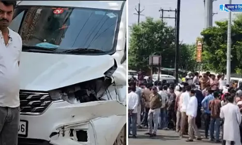 मुरैना में पुलिस को देख भागे अवैध रेत से भरे ट्रैक्टर-ट्रॉली, कार को मारी टक्कर मुरैना में पुलिस को देख भागे अवैध रेत से भरे ट्रैक्टर-ट्रॉली, कार को मारी टक्कर