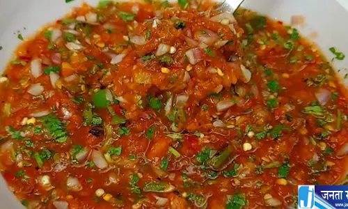 देसी स्वाद का कमाल 5 मिनट में बनाएं मसालेदार टमाटर चोखा