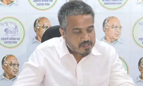 रोहित पवार का चुनाव आयोग पर बड़ा हमला रोहित पवार का चुनाव आयोग पर बड़ा हमला