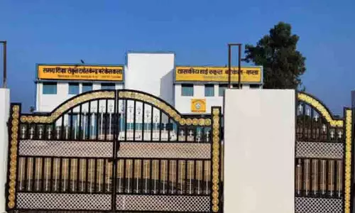 शासकीय हाईस्कूल बरेकेलकला में शिक्षा के साथ विद्यार्थियों का किया जा रहा सर्वांगीण