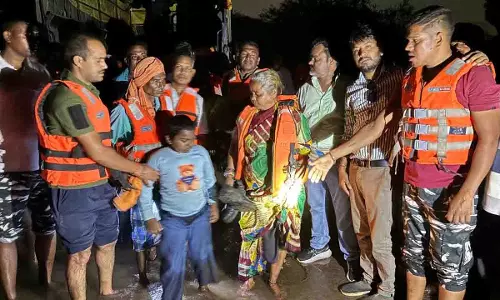 परस्तराई में कठिन परिस्थितियों के बीच 5 लोगों का सफल रेस्क्यू