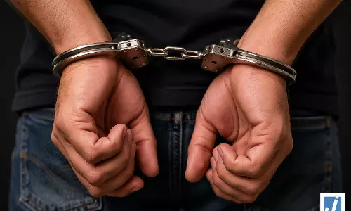 तिलक नगर थप्पड़ विवाद: AAP प्रदर्शन में विधायक कुलदीप कुमार हिरासत में तिलक नगर थप्पड़ विवाद: AAP प्रदर्शन में विधायक कुलदीप कुमार हिरासत में