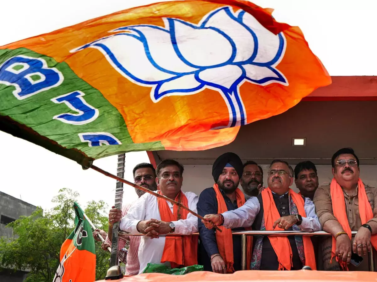 पंजाब चुनाव के लिए भाजपा ने तेज की तैयारी, सैनी बोले- हमारा गठबंधन सिर्फ जनता के साथ पंजाब चुनाव के लिए भाजपा ने तेज की तैयारी, सैनी बोले- हमारा गठबंधन सिर्फ जनता के साथ