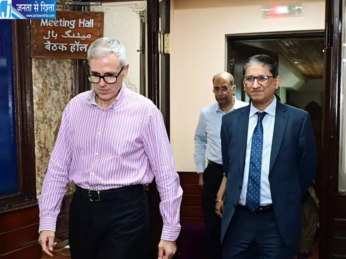 कश्मीर के स्कूल में छात्रा के सवाल ने चौंकाया, बांग्लादेशी राजदूत ने साझा किया यादगार अनुभव कश्मीर के स्कूल में छात्रा के सवाल ने चौंकाया, बांग्लादेशी राजदूत ने साझा किया यादगार अनुभव