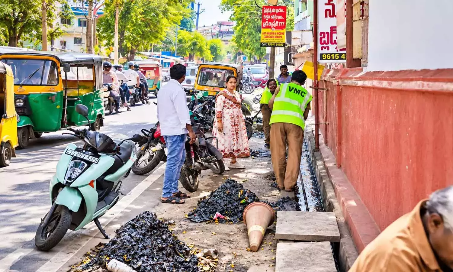 Andhra: वीएमसी ने स्वच्छता अभियान तेज किया Andhra: वीएमसी ने स्वच्छता अभियान तेज किया