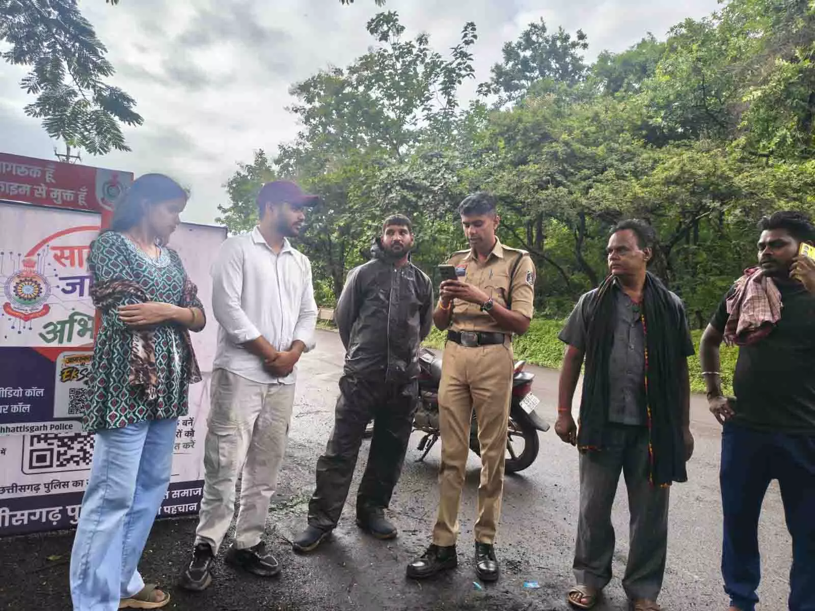 रायगढ़ पुलिस का साइबर जागृति अभियान जारी रायगढ़ पुलिस का साइबर जागृति अभियान जारी