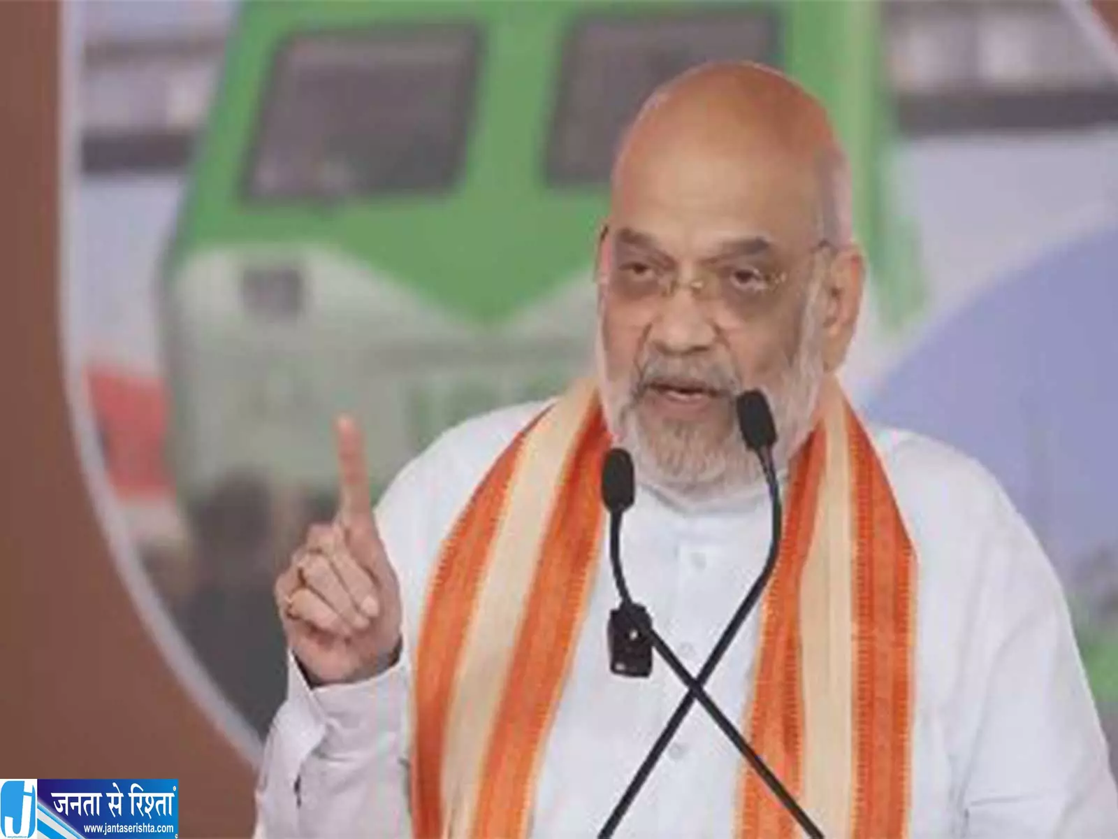 देश की पहली LNG ट्रेन को अमित शाह ने दिखाई हरी झंडी देश की पहली LNG ट्रेन को अमित शाह ने दिखाई हरी झंडी