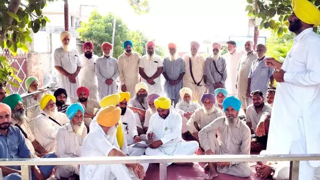 13 मांगों को लेकर किसानों का बड़ा ऐलान, 5 अक्टूबर को पंजाब के सभी डीसी दफ्तरों का घेराव 13 मांगों को लेकर किसानों का बड़ा ऐलान, 5 अक्टूबर को पंजाब के सभी डीसी दफ्तरों का घेराव