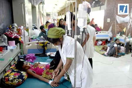 बांग्लादेश में खसरे का कहर, 1096 मौतें दर्ज; 1.88 लाख से ज्यादा संदिग्ध मामले बांग्लादेश में खसरे का कहर, 1096 मौतें दर्ज; 1.88 लाख से ज्यादा संदिग्ध मामले