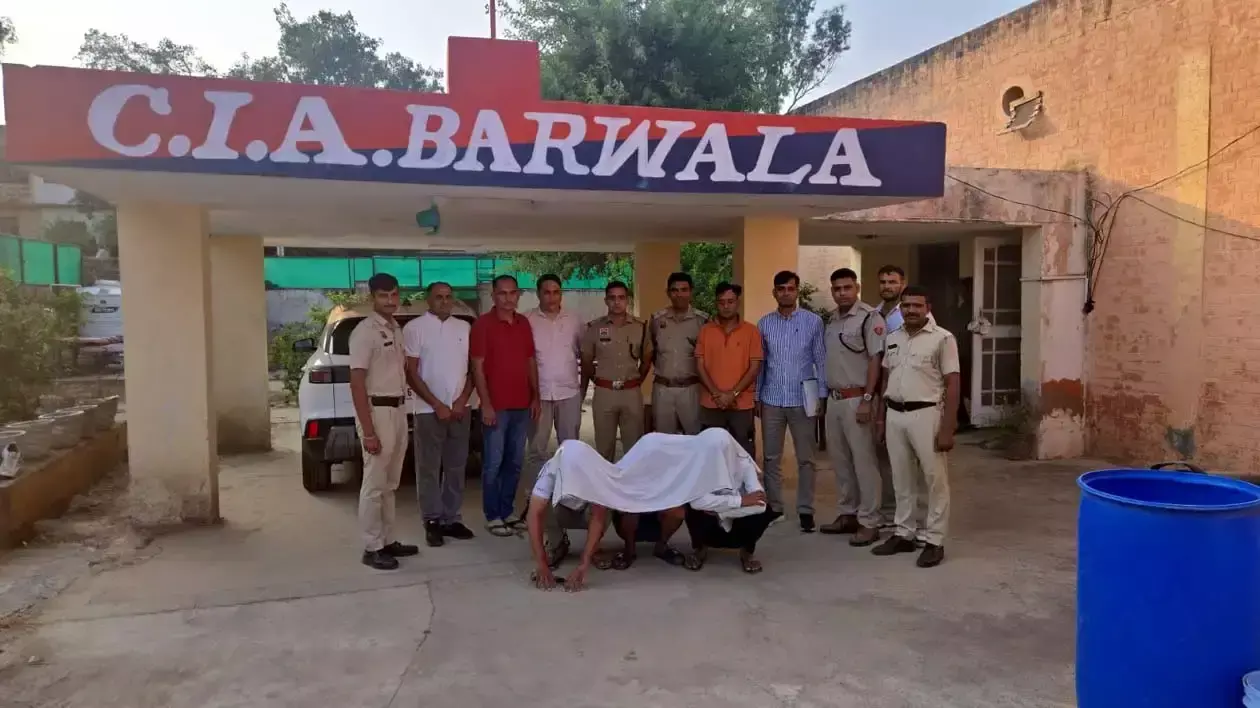 हत्या कर शव नहर में फेंकने के आरोप में तीन गिरफ्तार