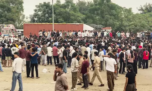 फगवाड़ा में LPU छात्रों का प्रदर्शन खत्म, 15 घंटे बाद नेशनल हाईवे-44 पर यातायात बहाल फगवाड़ा में LPU छात्रों का प्रदर्शन खत्म, 15 घंटे बाद नेशनल हाईवे-44 पर यातायात बहाल