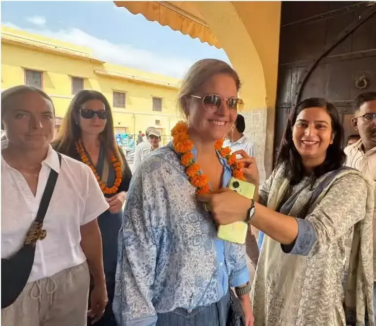 जयपुर में विश्व पर्यटन दिवस की धूम, गूंजा ‘पधारो म्हारे देश’ जयपुर में विश्व पर्यटन दिवस की धूम, गूंजा ‘पधारो म्हारे देश’