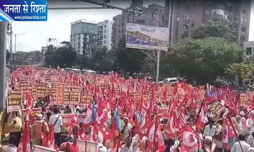 बिहार में मांगों को लेकर सड़क पर उतरे किसान-मजदूर संगठन और छात्र बिहार में मांगों को लेकर सड़क पर उतरे किसान-मजदूर संगठन और छात्र