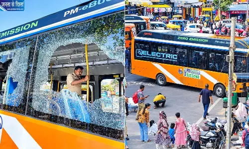 इंदौर में AICTCL बस हादसे में दो की मौत, गुस्साई भीड़ ने बस में की तोड़फोड़; FIR दर्ज इंदौर में AICTCL बस हादसे में दो की मौत, गुस्साई भीड़ ने बस में की तोड़फोड़; FIR दर्ज