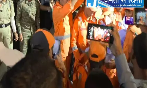 बोरवेल में फंसी बच्ची की मौत बोरवेल में फंसी बच्ची की मौत