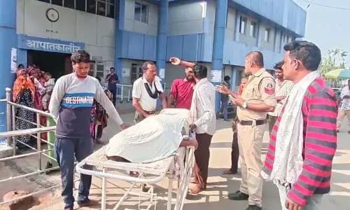जिला अस्पताल में महिला की मौत, गलत इंजेक्शन लगाने का आरोप जिला अस्पताल में महिला की मौत, गलत इंजेक्शन लगाने का आरोप
