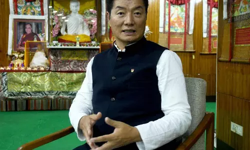 दलाई लामा उत्तराधिकार पर बढ़ी बहस