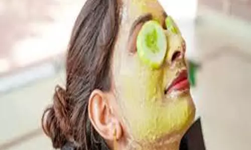 बेजान त्वचा में नई चमक लाएगा ये आसान DIY स्किन हैक बेजान त्वचा में नई चमक लाएगा ये आसान DIY स्किन हैक