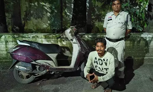 चोरी की स्कूटी बेचने ग्राहक तलाश रहा आरोपी गिरफ्तार