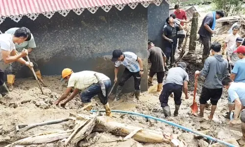 खराब मौसम के बाद राहत, रिम्बी के निवासियों ने खुद संभाली जिम्मेदारी