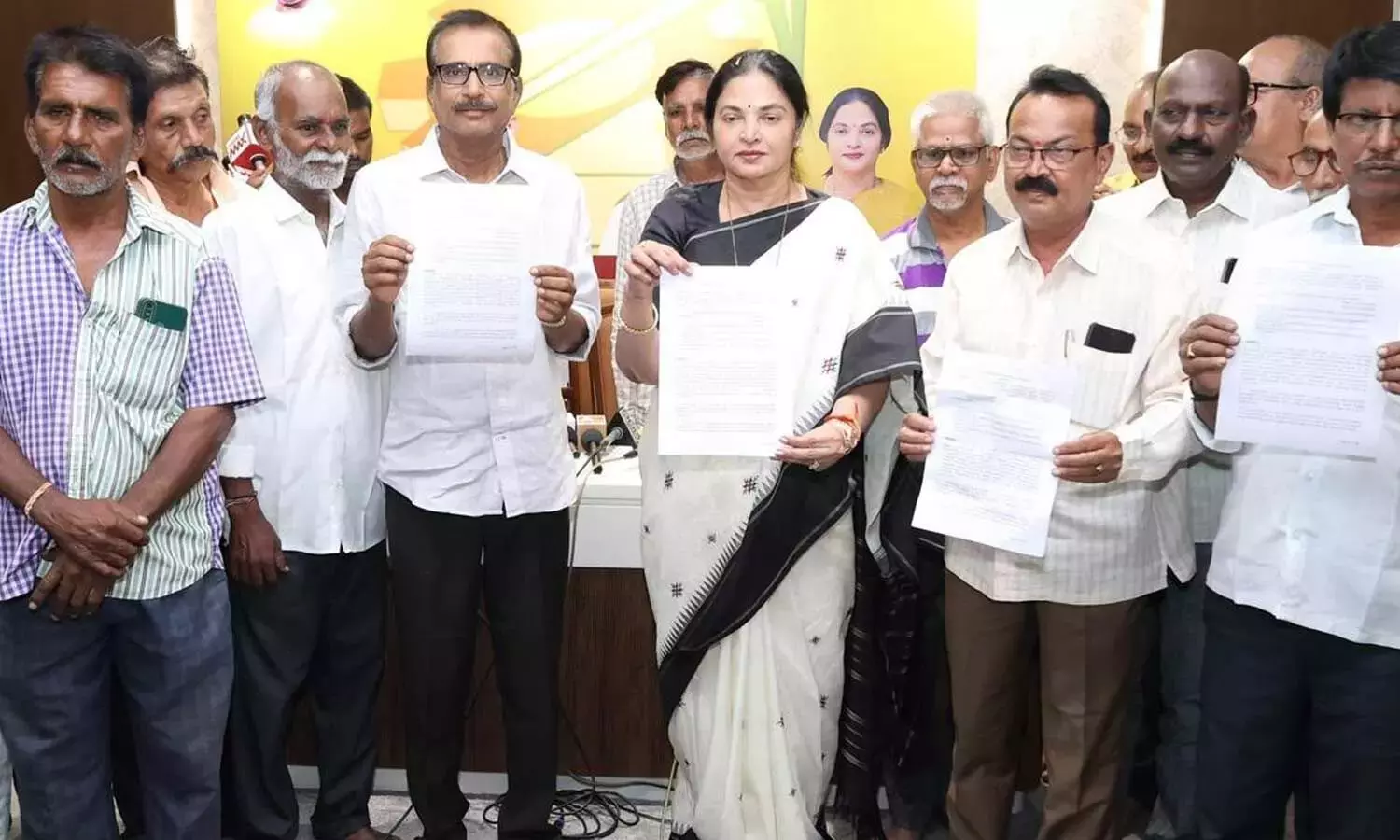 Andhra: कोवूर चीनी फैक्ट्री के श्रमिकों को उनका बकाया मिलेगा Andhra: कोवूर चीनी फैक्ट्री के श्रमिकों को उनका बकाया मिलेगा
