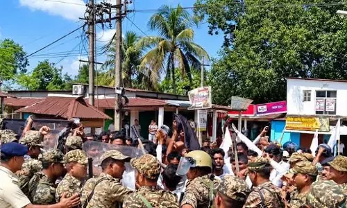 त्रिपुरा: माणिक सरकार के विरोध के बाद बामुटिया में तनाव
