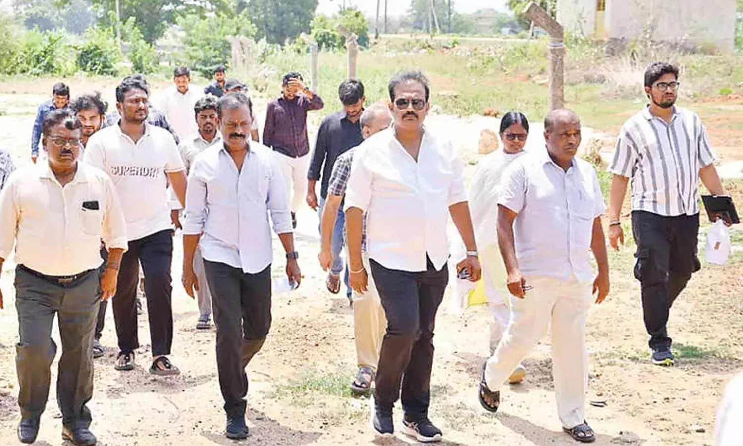 Andhra: TUDA ने 190.89 करोड़ रुपये में 18.5 किलोमीटर सड़क नेटवर्क को तेजी से पूरा किया Andhra: TUDA ने 190.89 करोड़ रुपये में 18.5 किलोमीटर सड़क नेटवर्क को तेजी से पूरा किया