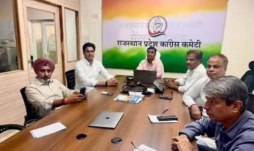 चुनाव आयोग के खिलाफ कांग्रेस का प्रदर्शन, उठाया ‘वोट चोरी’ मुद्दा चुनाव आयोग के खिलाफ कांग्रेस का प्रदर्शन, उठाया ‘वोट चोरी’ मुद्दा