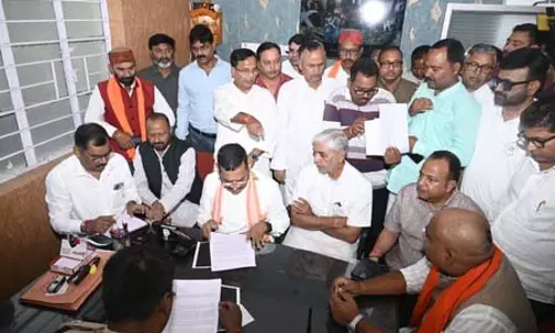 रांची में डॉ श्यामा प्रसाद मुखर्जी की प्रतिमा के अपमान का मामला, भाजपा नेताओं ने दिया एफआईआर का आवेदन रांची में डॉ श्यामा प्रसाद मुखर्जी की प्रतिमा के अपमान का मामला, भाजपा नेताओं ने दिया एफआईआर का आवेदन